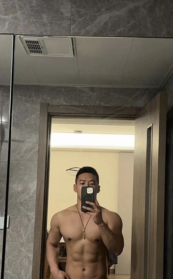 【帅哥】这八块腹肌的身材也太顶了,溢出来的肌肉荷尔蒙完全藏不住(组图) - 4