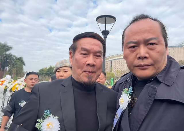 梁小龙去世后三个儿女状况！前妻女儿超市打工，现任儿子接手武馆（组图） - 4