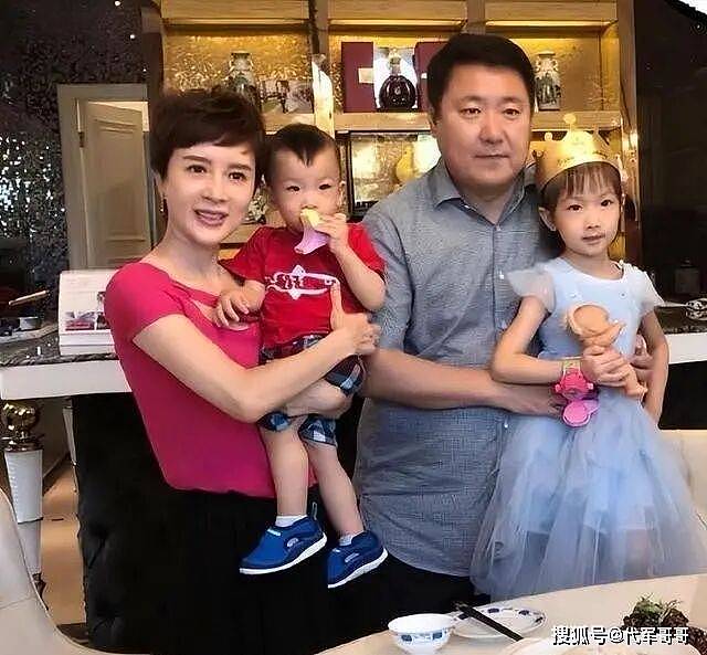 50岁金巧巧近况曝光!与吴启华分手后嫁影业巨头(组图) - 6