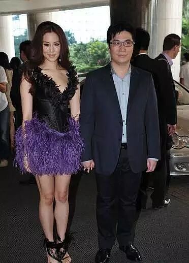 马上生五胎?从小被当豪门媳妇培养,拼命生子只为巩固地位,今10亿家产靠儿子到手?(组图) - 5