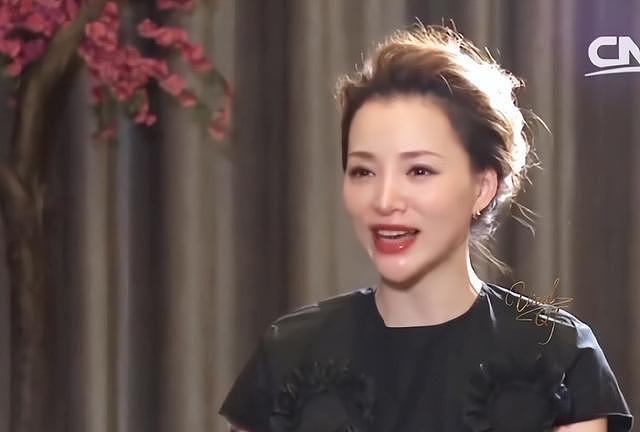 央视春晚第二次联排明星曝光后，网友坐不住了，喊话董卿上热搜（组图） - 5