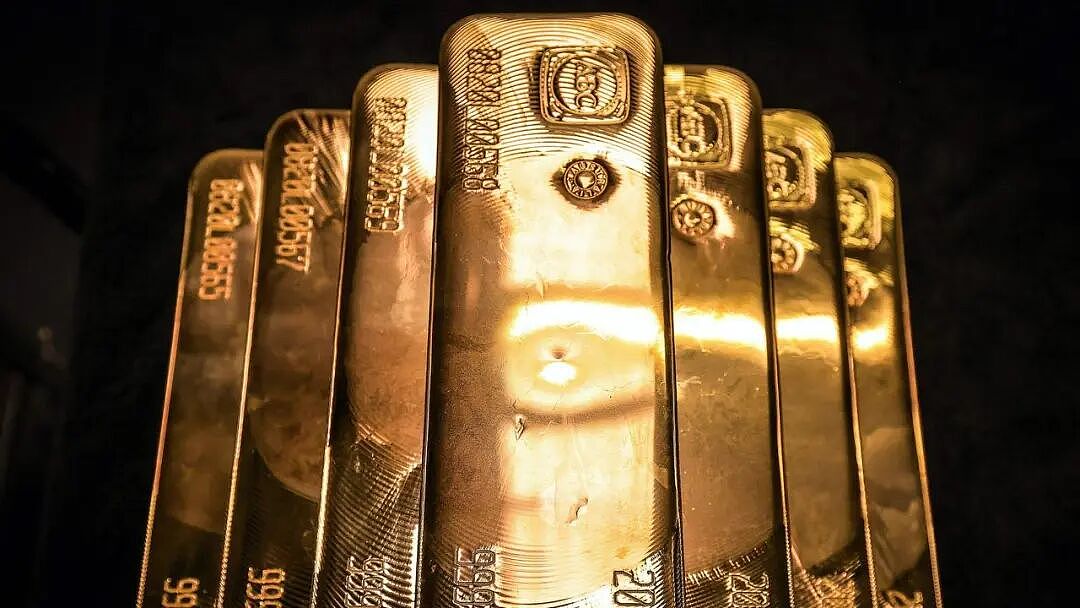 悉尼CBD排起长龙！半年暴涨44%，直冲$7500大关，澳人正疯狂抢金（组图） - 5
