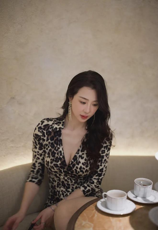 【美女】女子击剑运动员冠军长相靓丽,腰身纤细,丰满身材太完美(组图) - 14