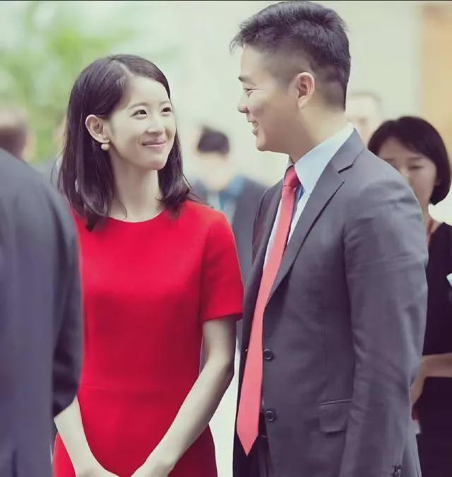 “睡下属”，深扒刘强东的多个女人和六个孩子，章泽天地位如何？（组图） - 17