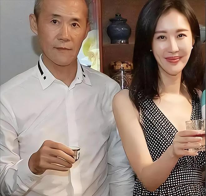 王石田朴珺婚变风波升级，女方整容前旧照被扒，曾为王石跪式服务（组图） - 12