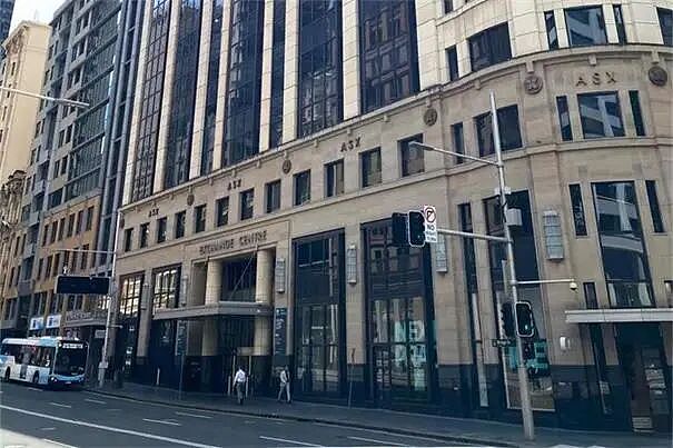 上市不足两月(ASX:ML8)交出首轮钻探数据 Clermont金矿14个钻孔全部见矿 多个外延钻孔持续见矿 矿化边界尚未显现 - 1