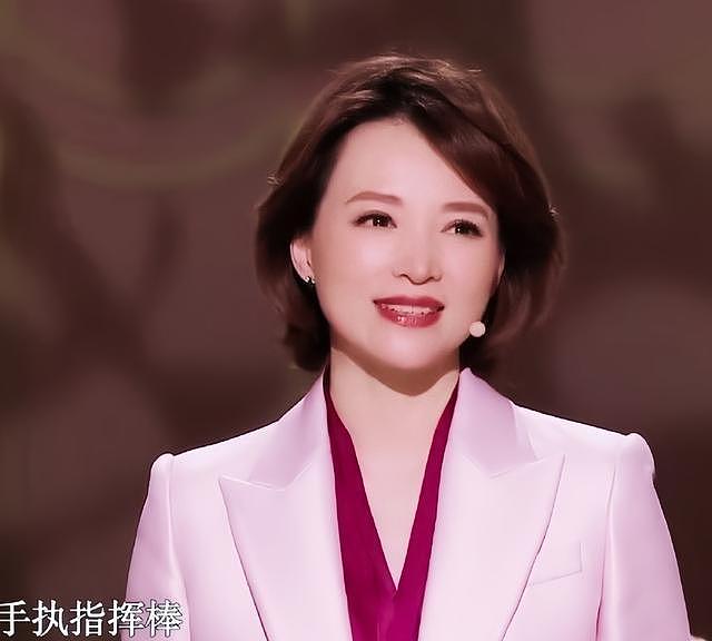 央视春晚第二次联排明星曝光后，网友坐不住了，喊话董卿上热搜（组图） - 1