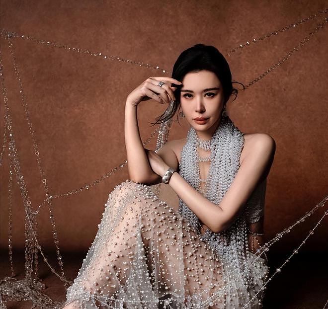 王石田朴珺婚变风波升级，女方整容前旧照被扒，曾为王石跪式服务（组图） - 35