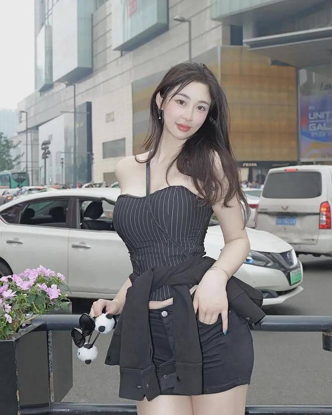 【美女】女子击剑运动员冠军长相靓丽,腰身纤细,丰满身材太完美(组图) - 5