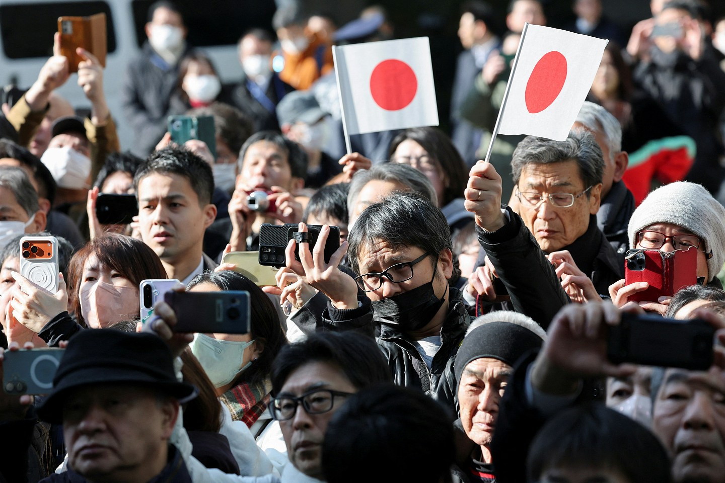 高市早苗政治豪赌成功?日最新民调:执政联盟席位或过半数(组图) - 2