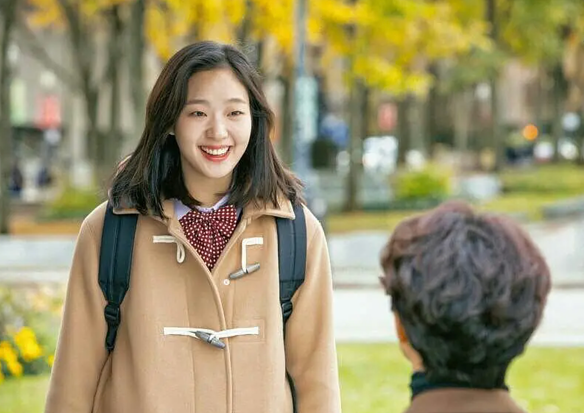 3年攒下25万，名校毕业的00后女孩决定去加拿大小镇打零工（组图） - 1