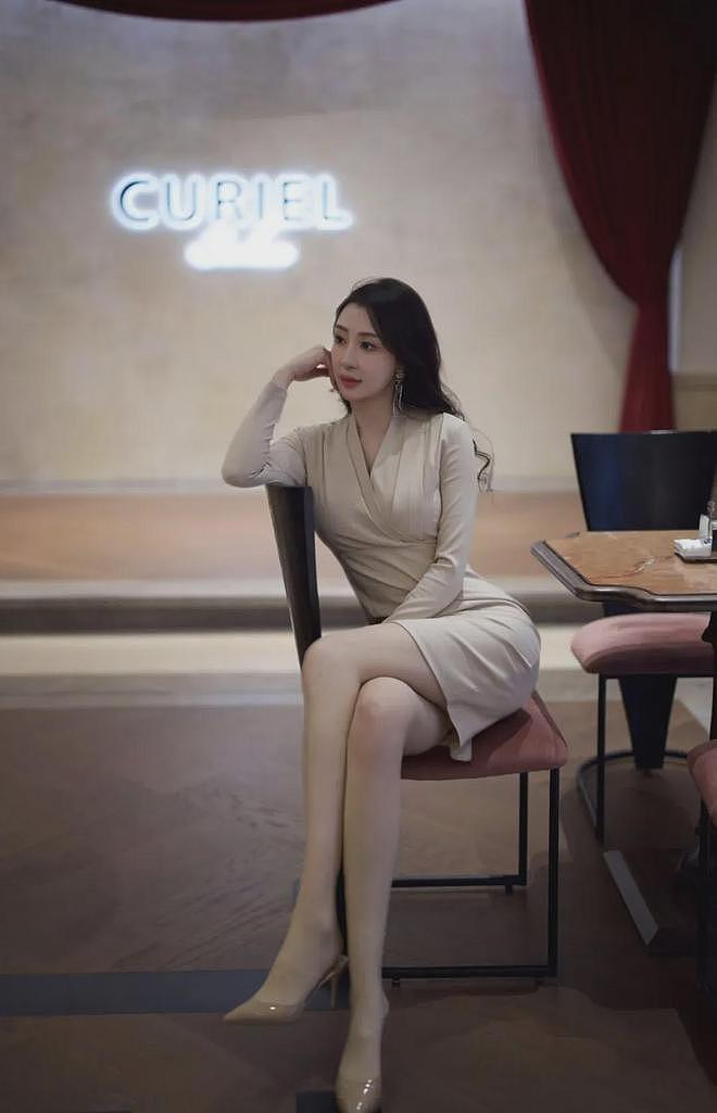【美女】女子击剑运动员冠军长相靓丽,腰身纤细,丰满身材太完美(组图) - 27