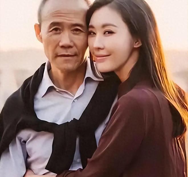 王石田朴珺婚变风波升级，女方整容前旧照被扒，曾为王石跪式服务（组图） - 1