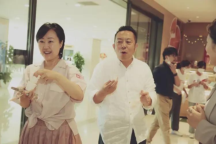 获“救命钱”后,贾国龙摊牌:累计亏损将超6亿!他终于认清自己(组图) - 9