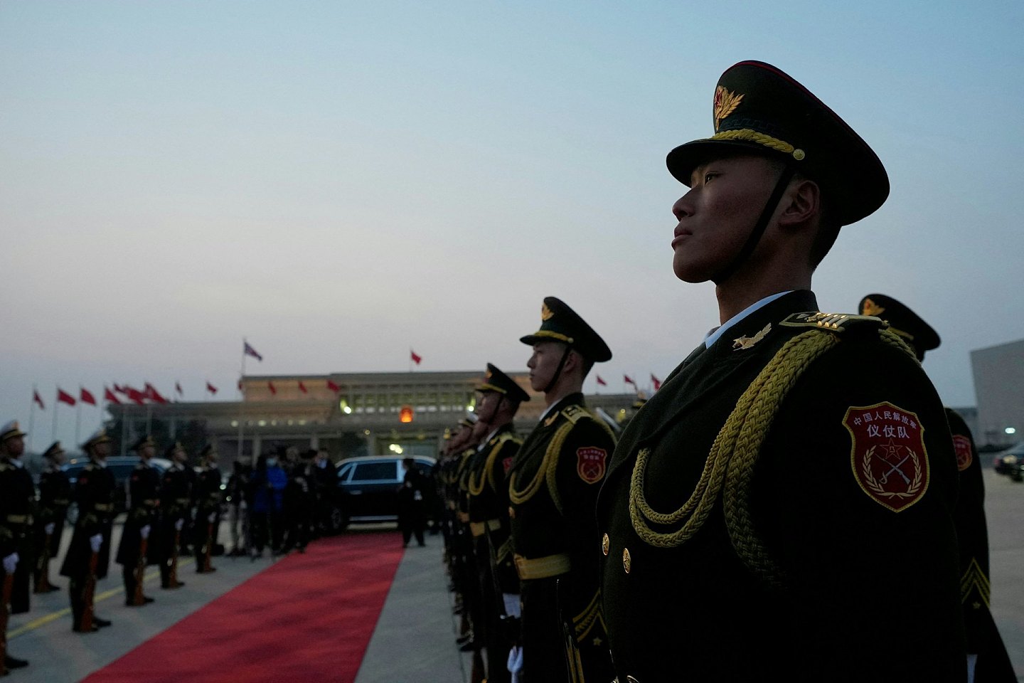 英国首相斯塔默抵北京，展开4天访华行程！中国财长蓝佛安接机（视频/组图） - 3