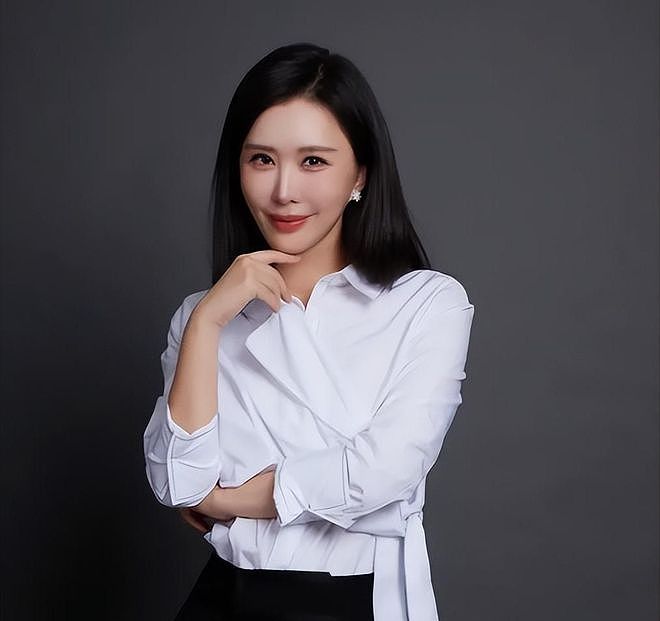 王石田朴珺婚变风波升级，女方整容前旧照被扒，曾为王石跪式服务（组图） - 27