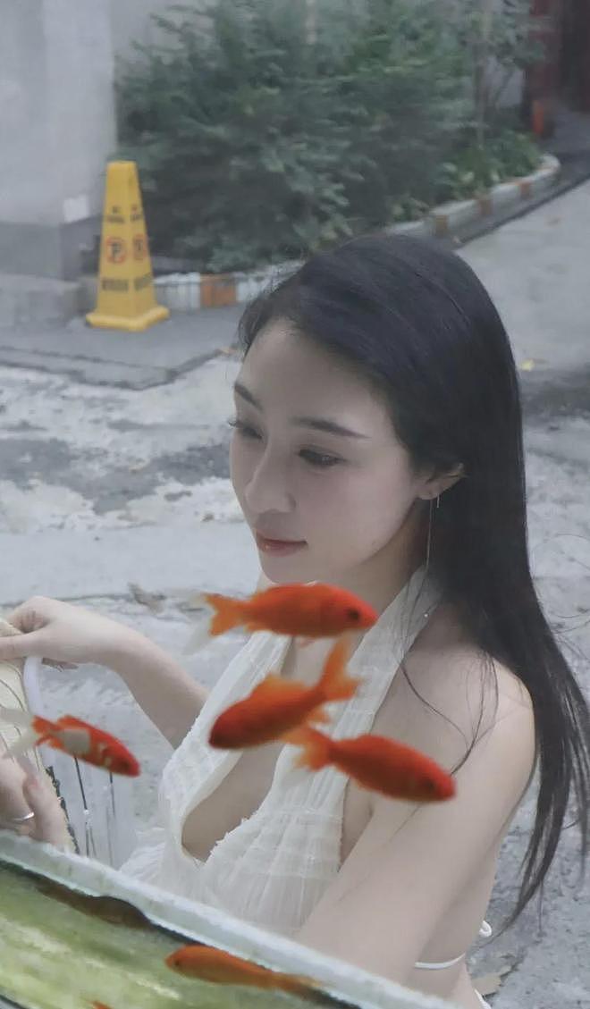 【美女】女子击剑运动员冠军长相靓丽,腰身纤细,丰满身材太完美(组图) - 33