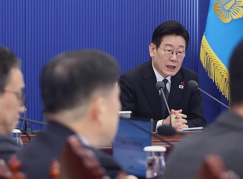 特朗普发难后，李在明抱怨国会太慢，还称睡不好觉（图） - 1