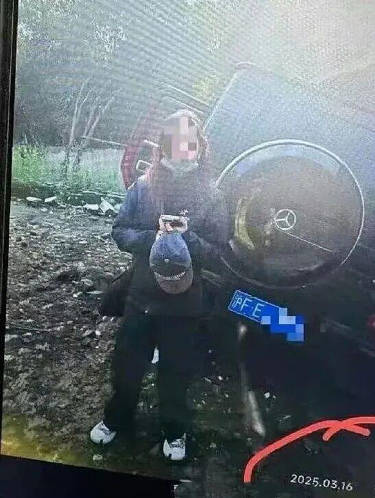 金晨被曝曾在绍兴涉嫌交通肇事逃逸让助理顶包，事发地附近村民称仍有印象：撞了一道墙（组图） - 3
