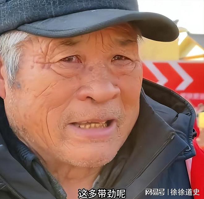 刘强东3000万年货发放现场，小朋友在东哥家门前舞龙迎接（组图） - 15