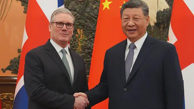“时隔太久”：基尔·斯塔默与中国领导人在北京“谈及人权问题”（组图） - 2