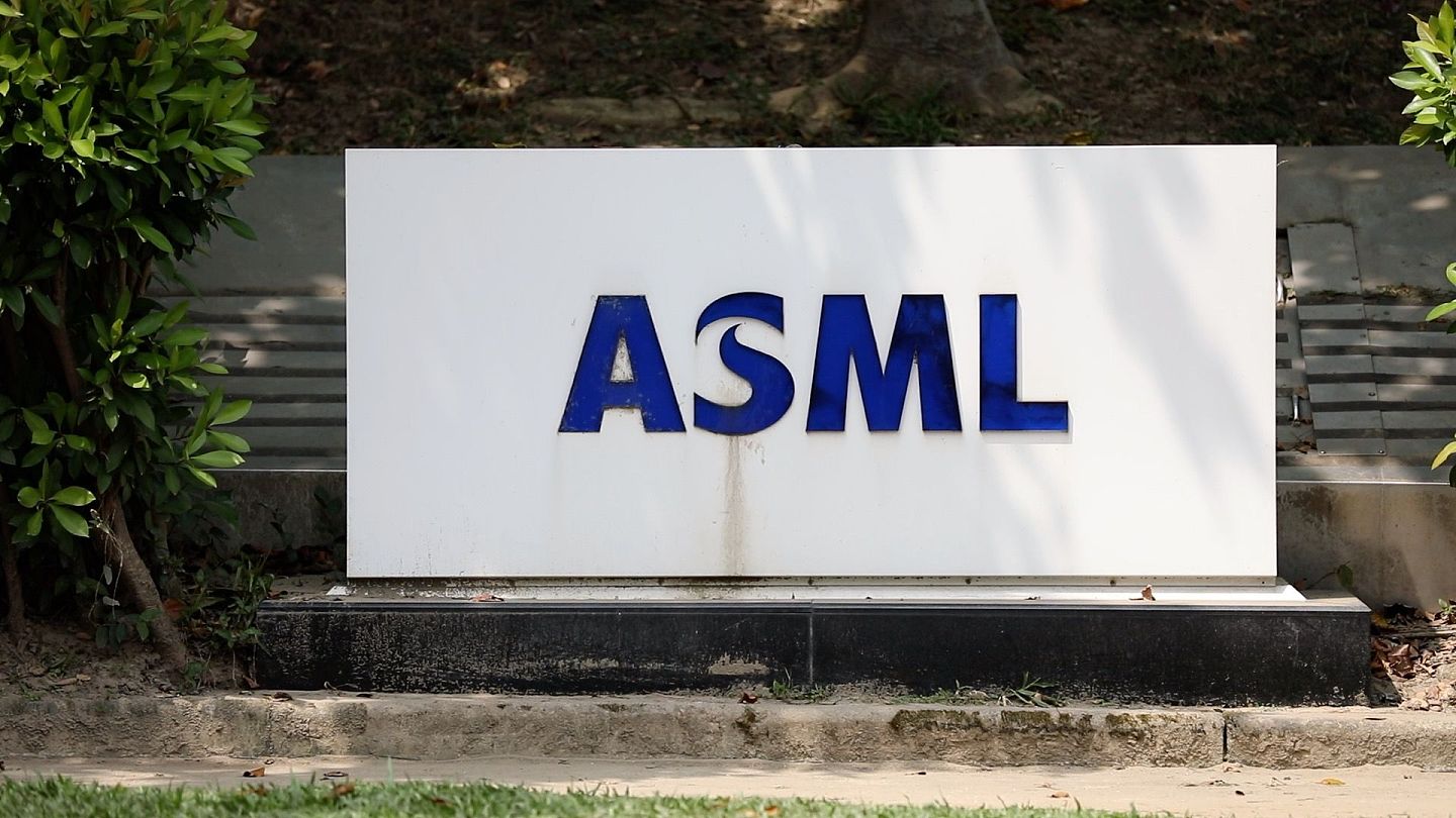 ASML宣布裁员1700人！集中在荷兰和美国，多数是领导层（图） - 1