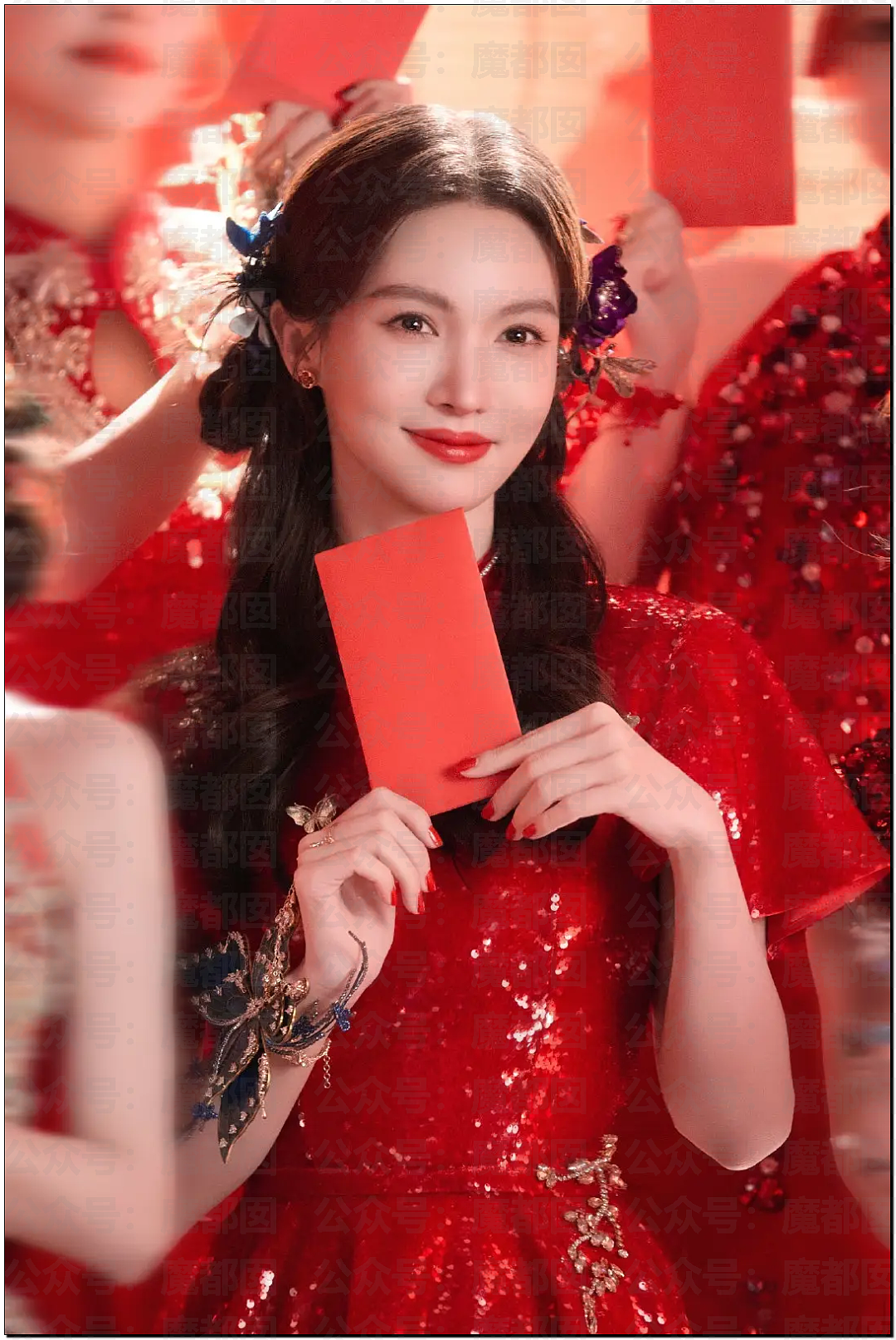 顶流女星金晨要凉？为何交通肇事后紧急逃逸找人顶包？现场照片流出（视频/组图） - 2