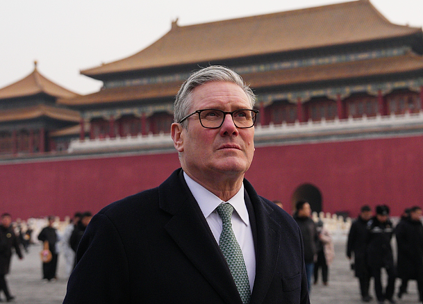 笑死！英首相在中国玩爽了！吃菌子、逛故宫、各种合照，中国将对英国免签（视频/组图） - 1