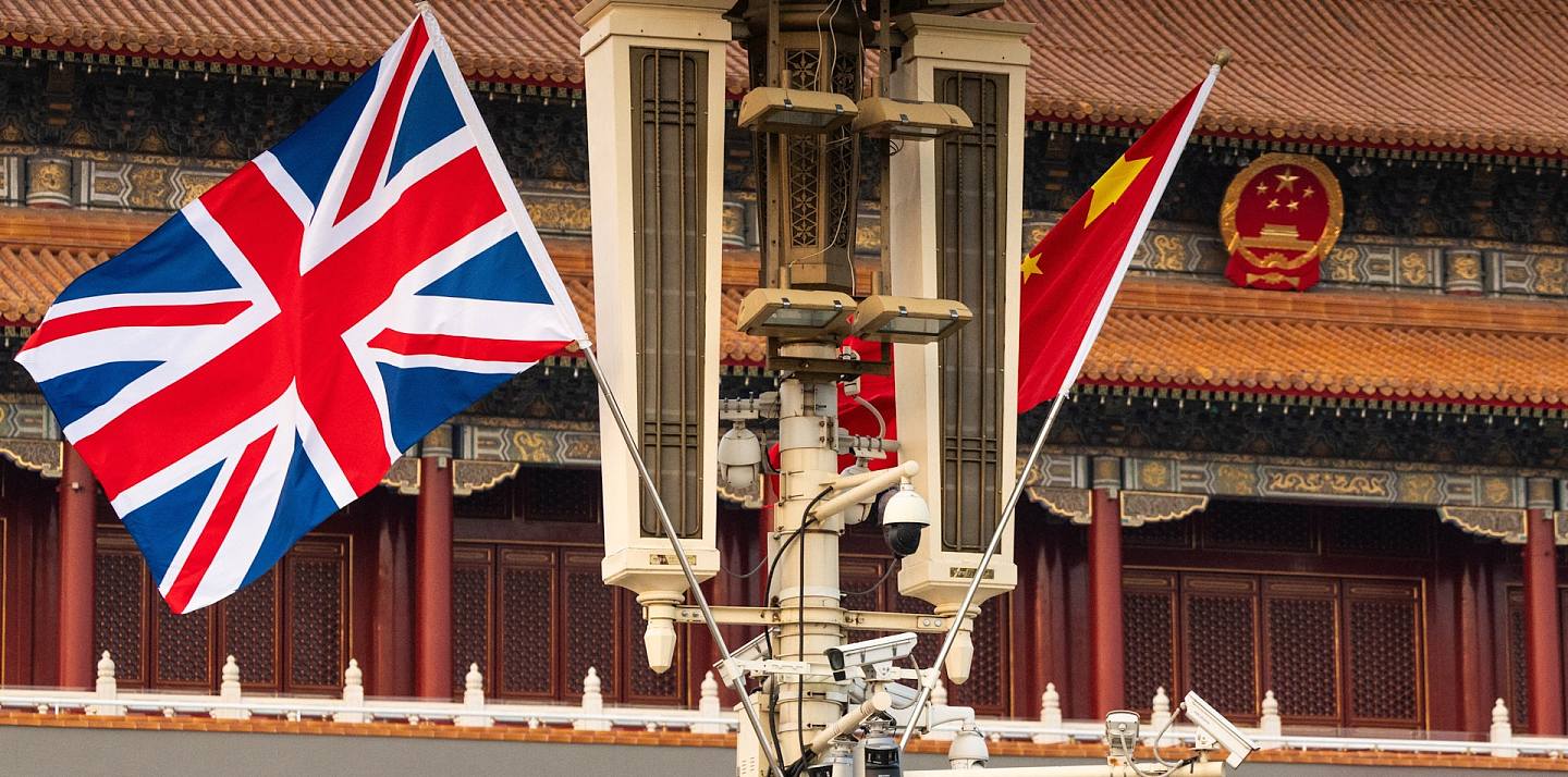 斯塔默访华：与中方达成10项协议！英公民免签入境，减威士忌关税（组图） - 2