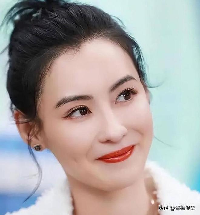 张柏芝带小儿子现身机场!戴大金镯很阔气,小儿子背影很乖巧(组图) - 10