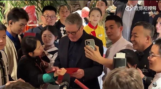 斯塔默筷子夹云南菜、普京做煎饼果子、默克尔炫宫保鸡丁、卡梅伦鸳鸯锅只吃红汤……这份外国政要菜单看饿了（组图） - 1