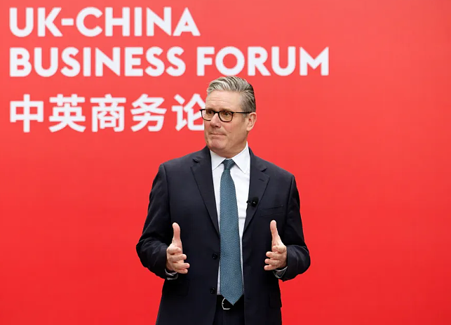 英首相上海雨中漫步！逛豫园、买蝴蝶酥，释放了哪些重大信号？（组图） - 8