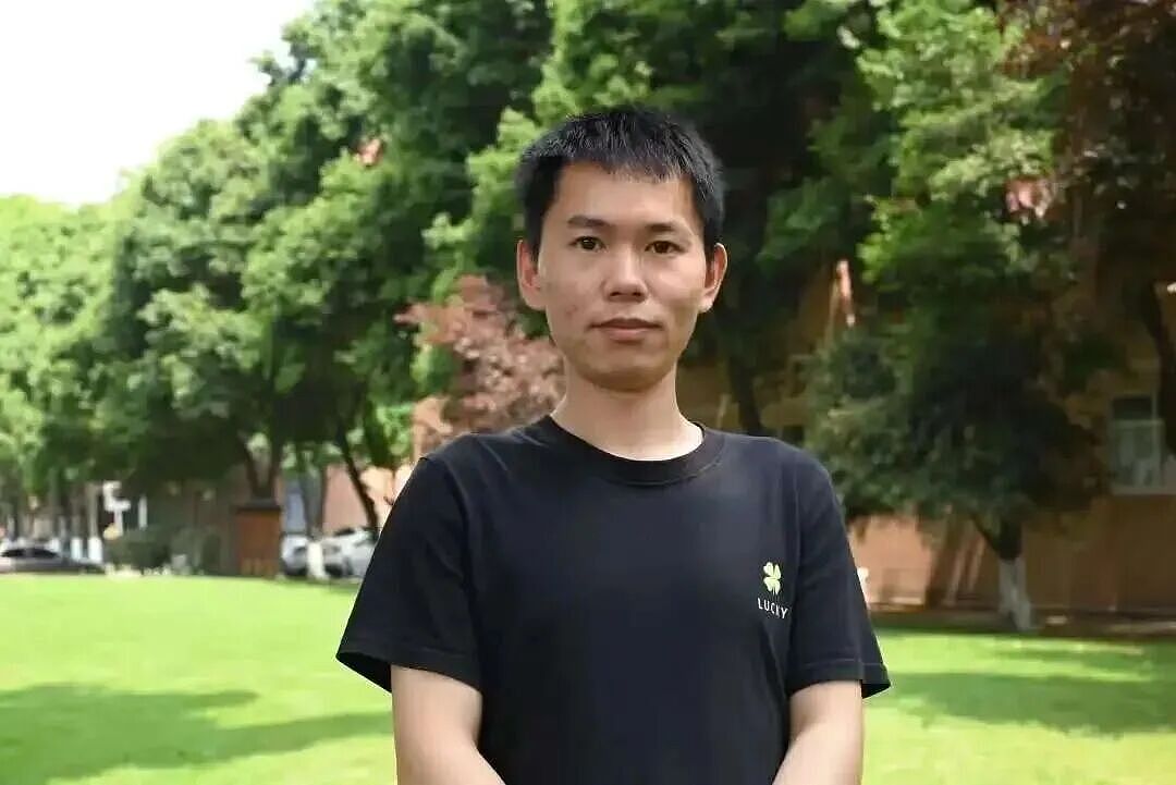 失联已超10天！28岁中国博士雪山离奇“消失“！中领馆深夜通报： 应急机制已启动（组图） - 1
