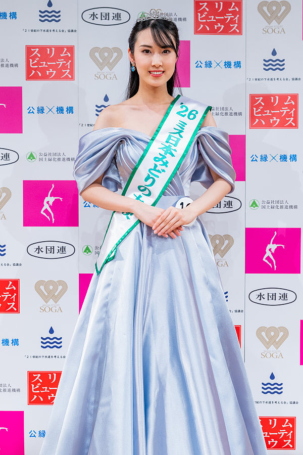 21岁樱花妹拿下日本小姐冠军,出身曝光后全网炸了...(组图) - 14