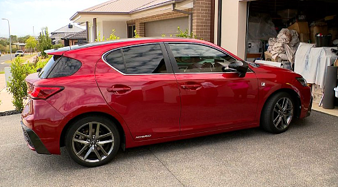 枪指头、人被打昏！墨东南再现暴力入室，只为抢一辆Lexus（组图） - 1