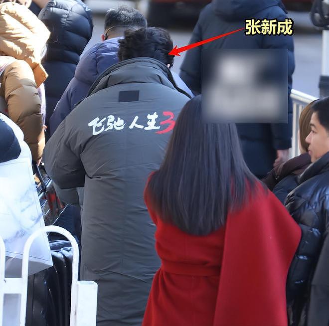 明星春晚联排素质全暴露!下车不随手关门,助理又当苦力又当丫鬟(组图) - 22