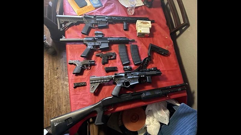 美国非法移民德州大桥疯狂扫射上百枪,曾路怒滥射(组图) - 3