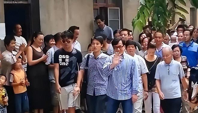 成龙入驻小红书，怼脸近照没有老年斑，嘟嘴闭眼卖萌，十足老顽童（组图） - 17