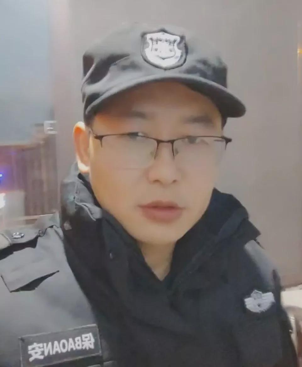 毕业当保安被母校约谈后遭开除,承认想借母校引流(组图) - 3