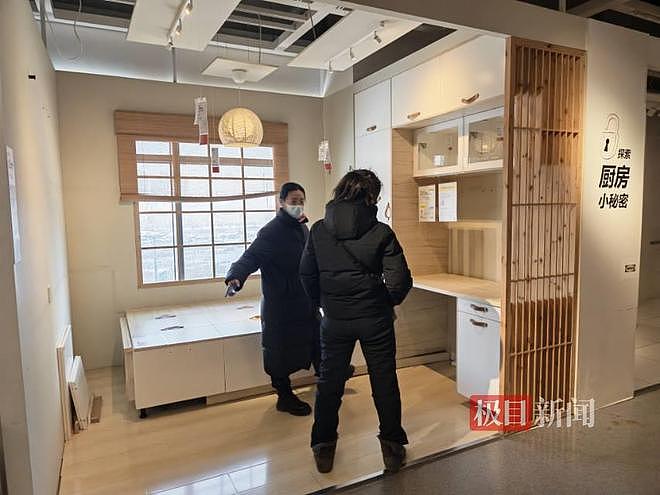 中国最北宜家闭店前一日：家居展区几乎空了，食品售罄，大批顾客“捡漏”打卡（组图） - 2