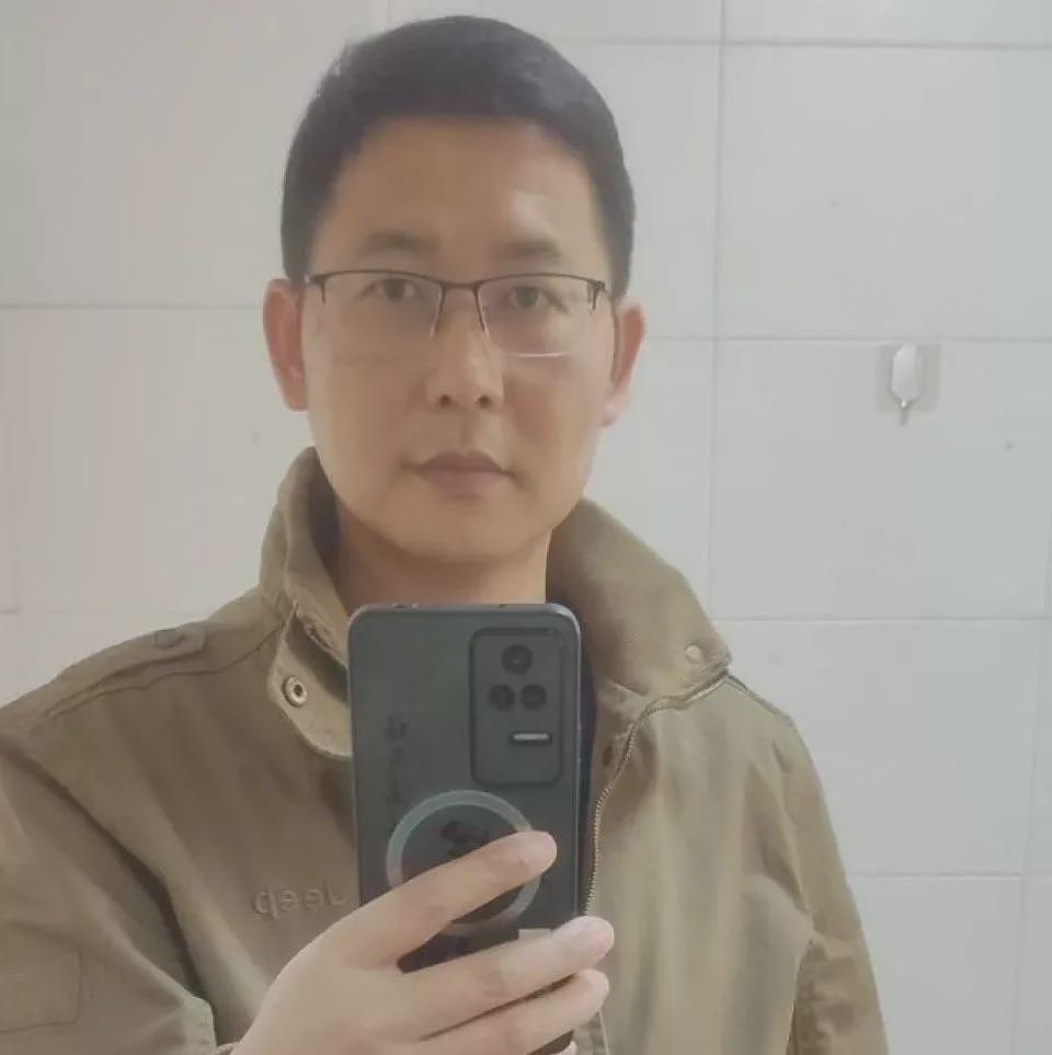 毕业当保安被母校约谈后遭开除,承认想借母校引流(组图) - 8