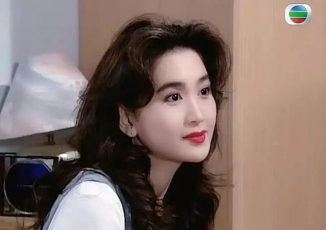 温碧霞同学聚会上热搜,60岁在奶奶群里美出圈(组图) - 7