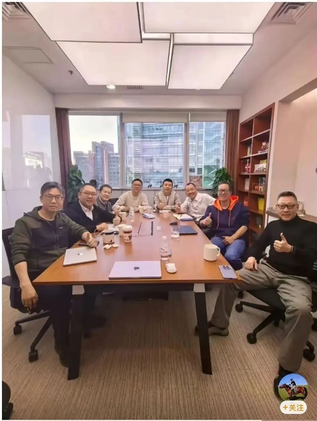 俞敏洪晒合照,陈行甲已到新东方报到,年薪150万元(组图) - 2