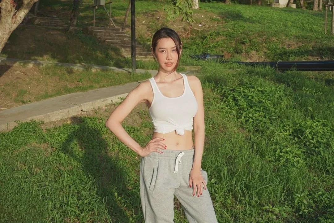 【美女】泰国辣妈“立体翘臀”一夜爆红，身材太犯规引众人舔屏：真羡慕她老公（组图） - 33