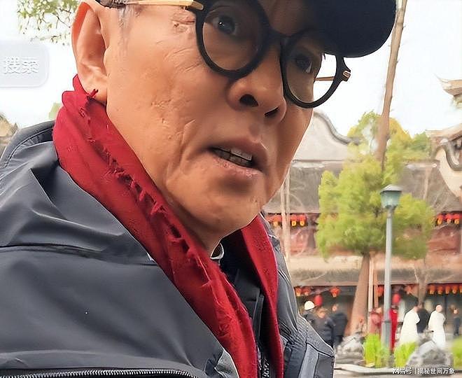 换心风波仅1个月,李连杰近况曝出,拍视频说英文,小心思藏不住(组图) - 22