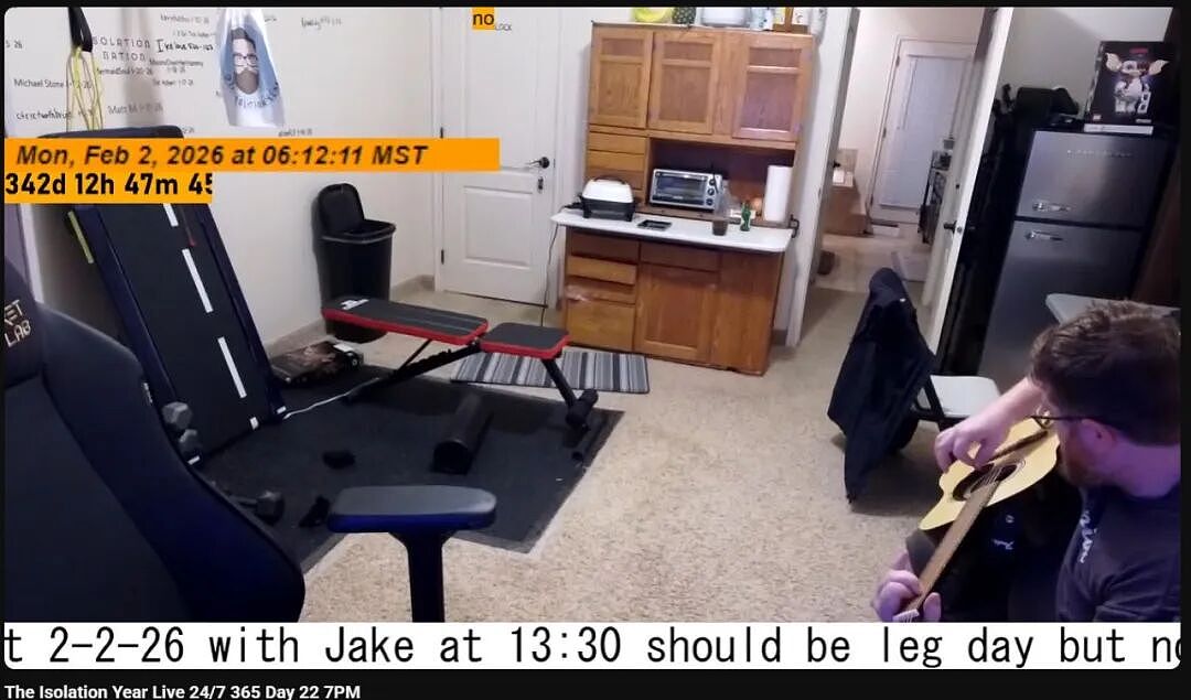 老哥为减肥拼了！把自己关屋里一年，绝对不出屋还全程直播！快赶上坐牢了...（组图） - 8