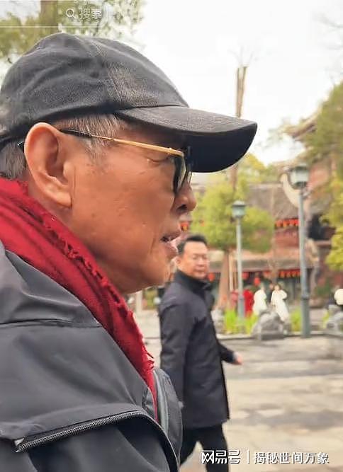 换心风波仅1个月,李连杰近况曝出,拍视频说英文,小心思藏不住(组图) - 23