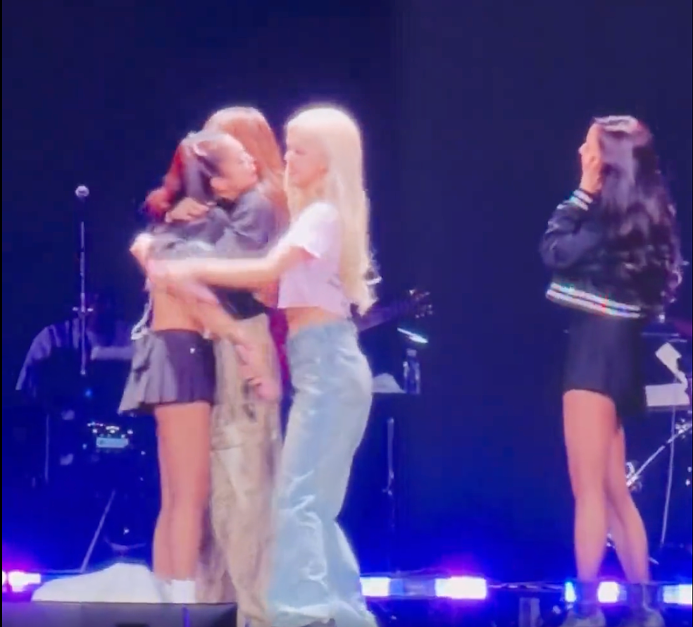 BLACKPINK队内霸凌?Rosé正面驳斥:我们是彼此的家人(组图) - 1