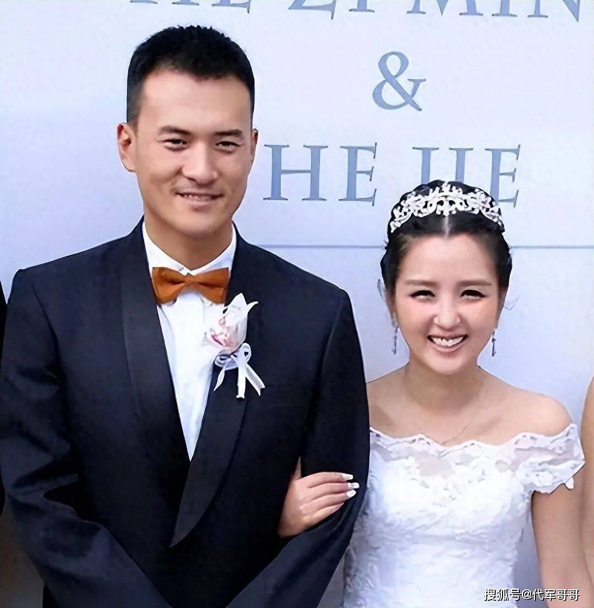 离婚8年后，何洁做梦也没想到，被嘲软饭男的前夫赫子铭口碑逆转（组图） - 1