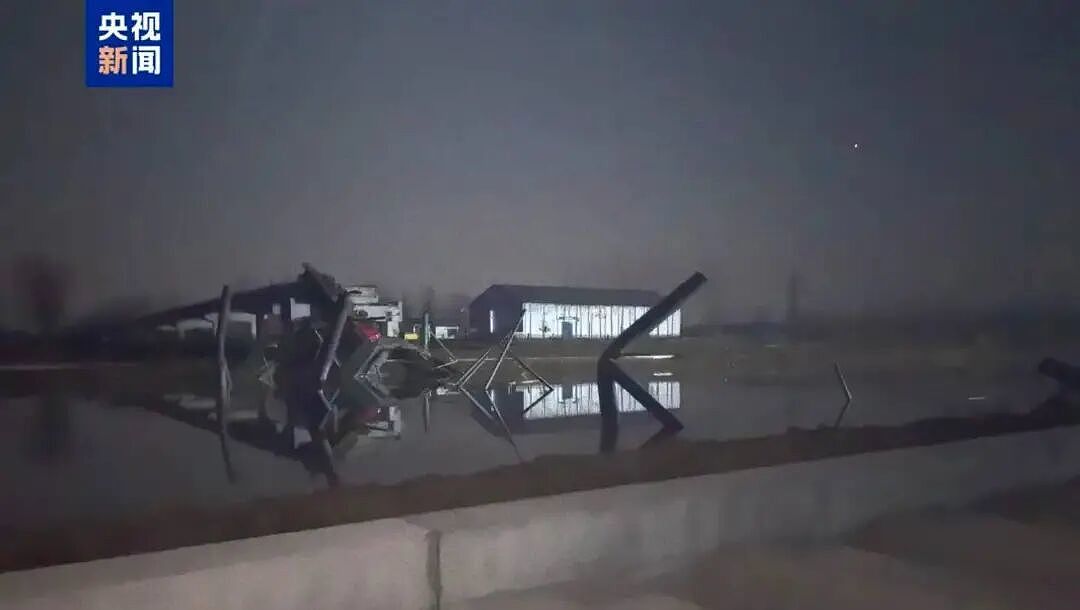 大桥垮塌致5人死亡，村民：几百米外听到巨响，施工的多是外地人（组图） - 1